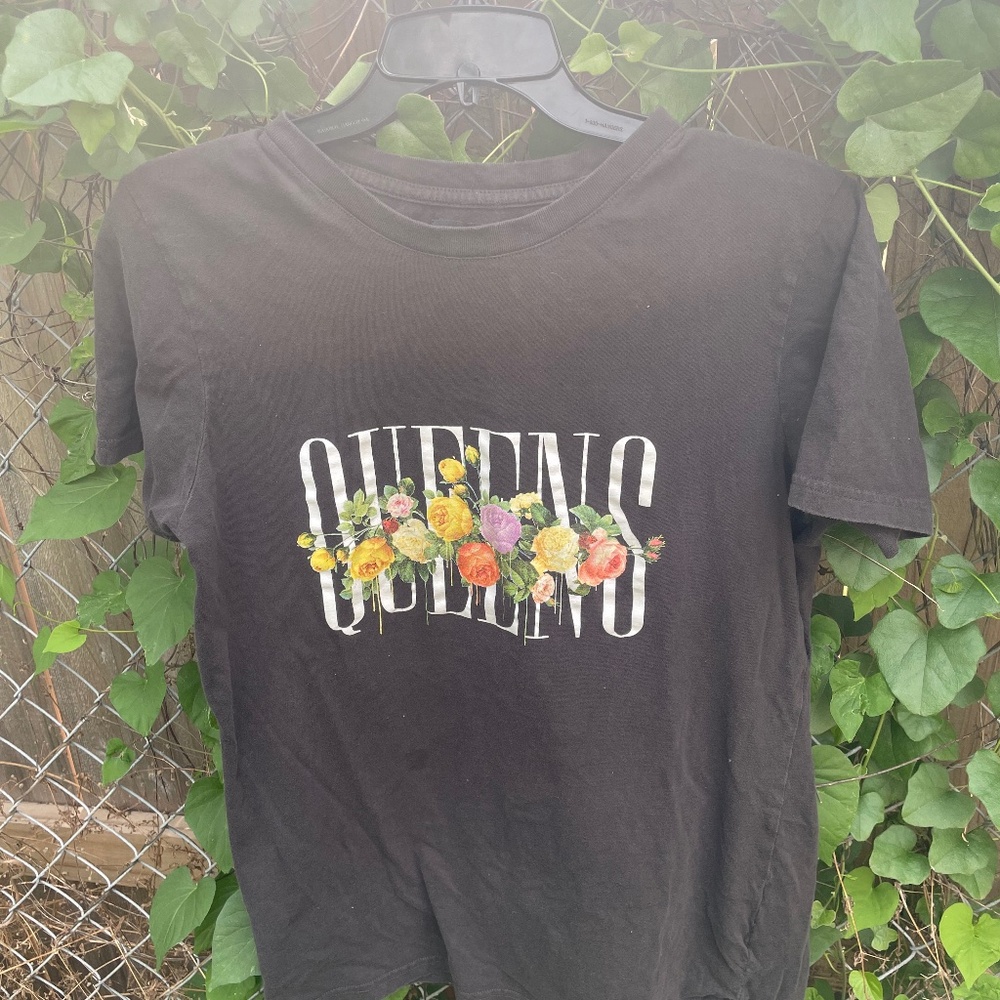 Queen tee